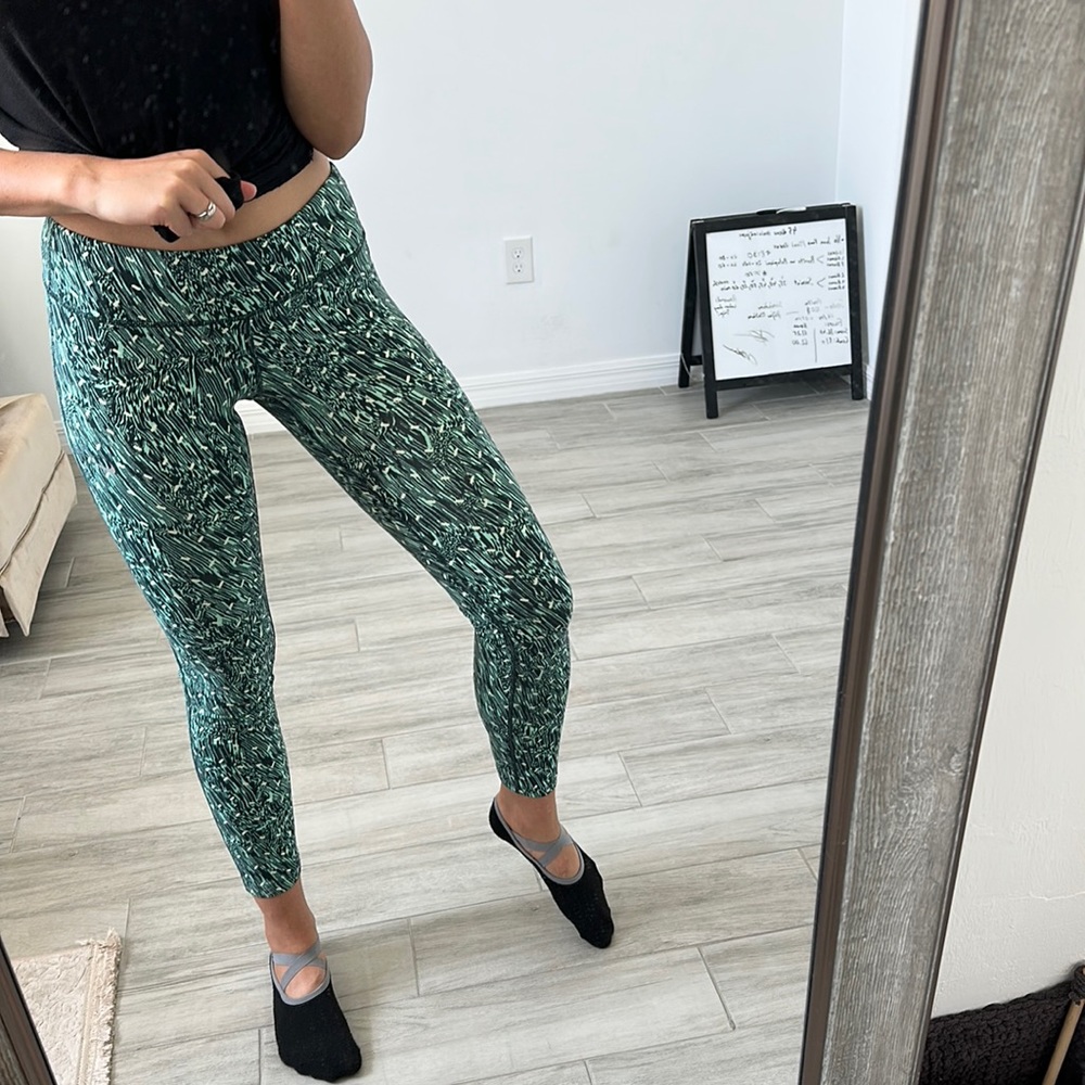 Soft Green Printed Nike Running Leggings Dri-Fit Comfy / Size Small